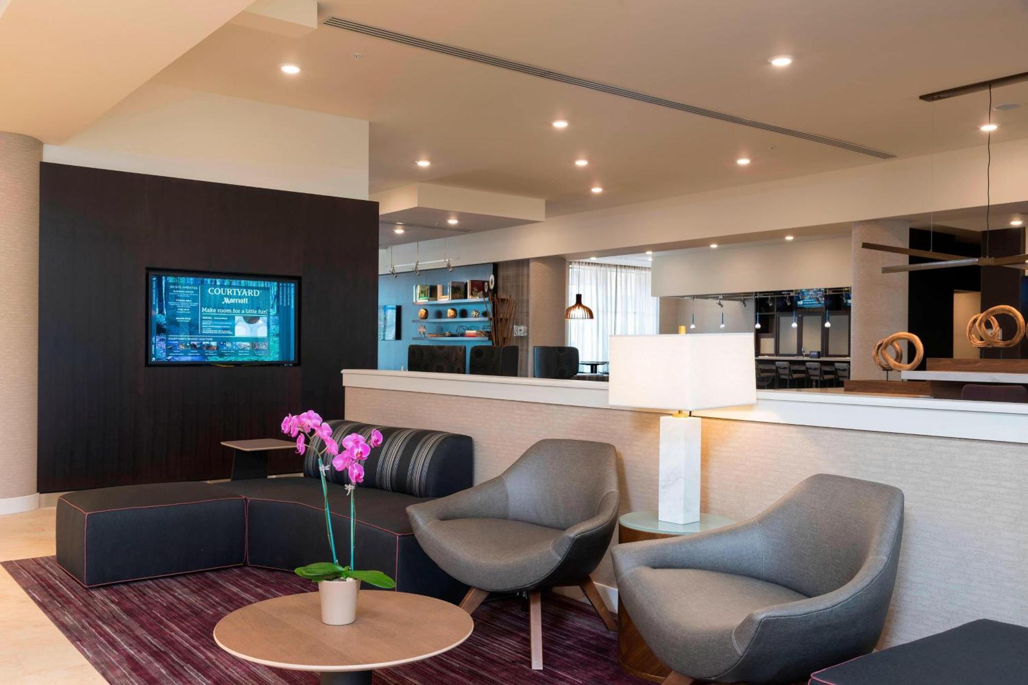 Courtyard By Marriott Mt. Pleasant At Central Michigan University Mount Pleasant Buitenkant foto