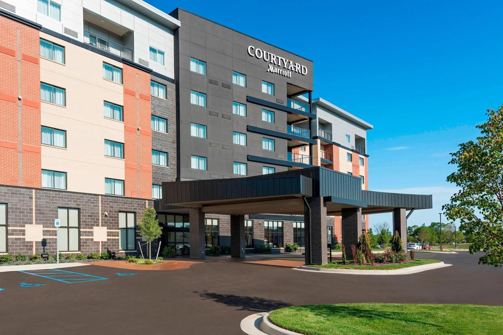 Courtyard By Marriott Mt. Pleasant At Central Michigan University Mount Pleasant Buitenkant foto