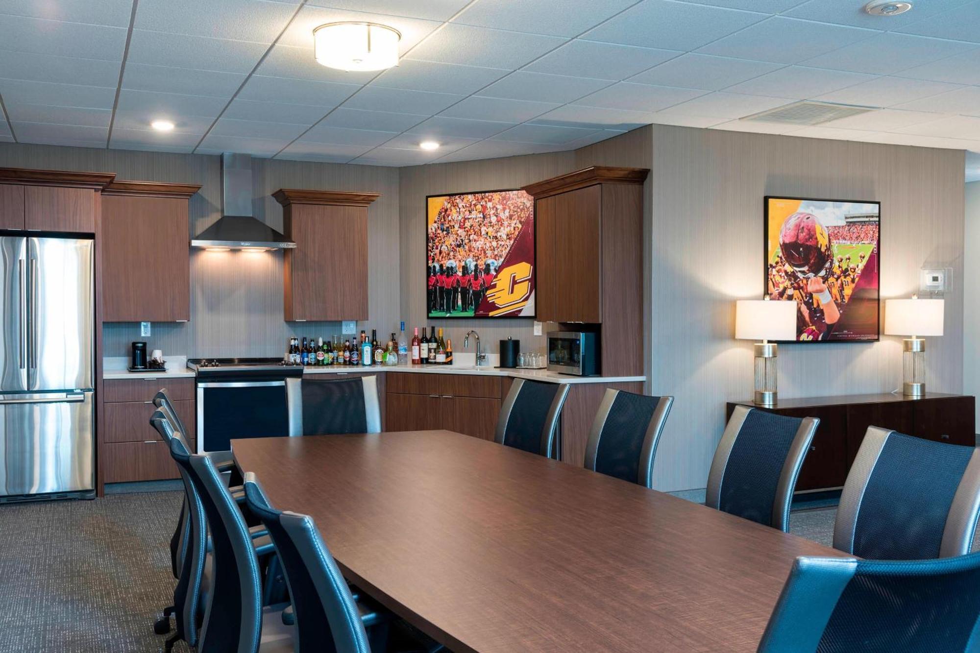 Courtyard By Marriott Mt. Pleasant At Central Michigan University Mount Pleasant Buitenkant foto
