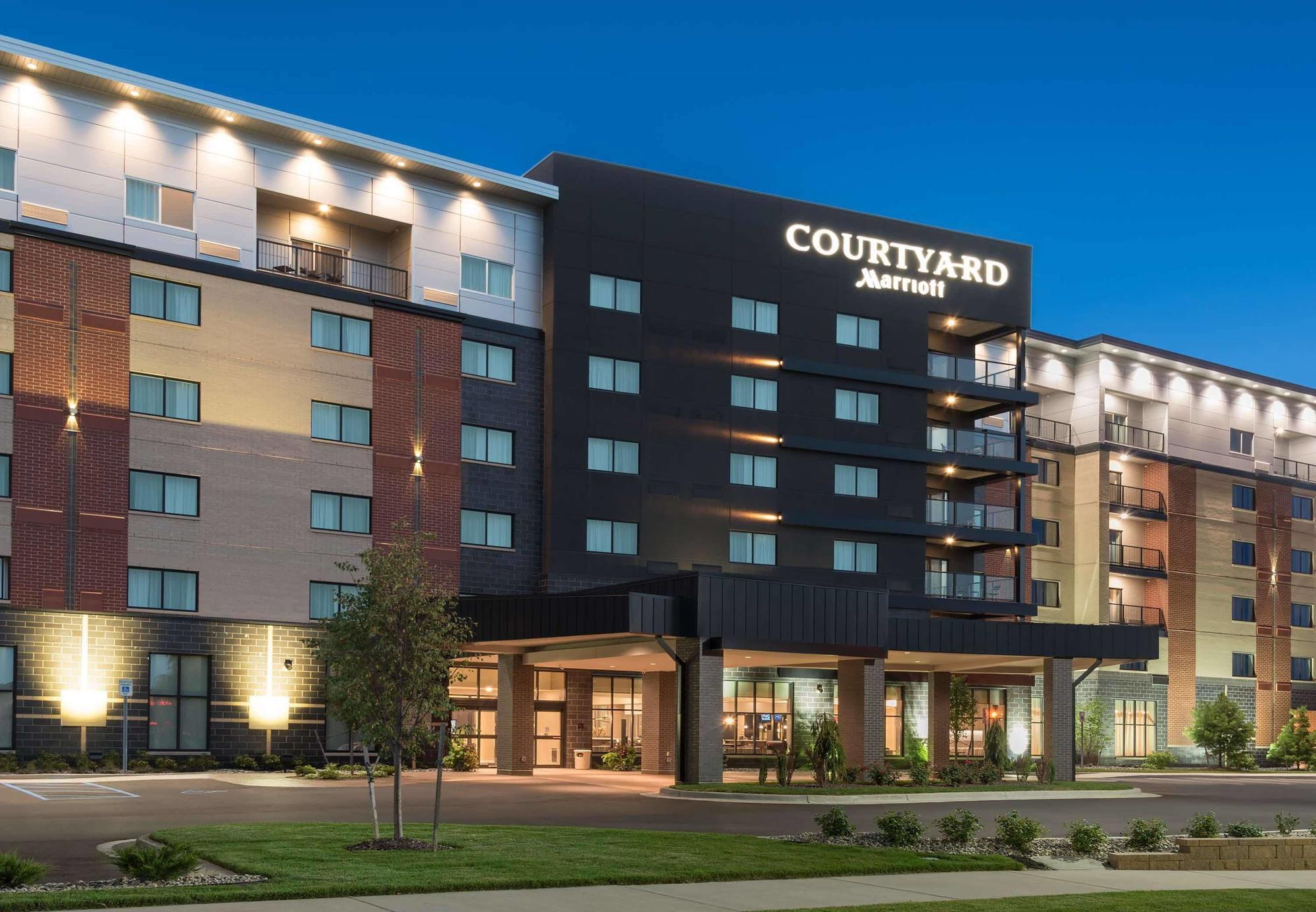 Courtyard By Marriott Mt. Pleasant At Central Michigan University Mount Pleasant Buitenkant foto
