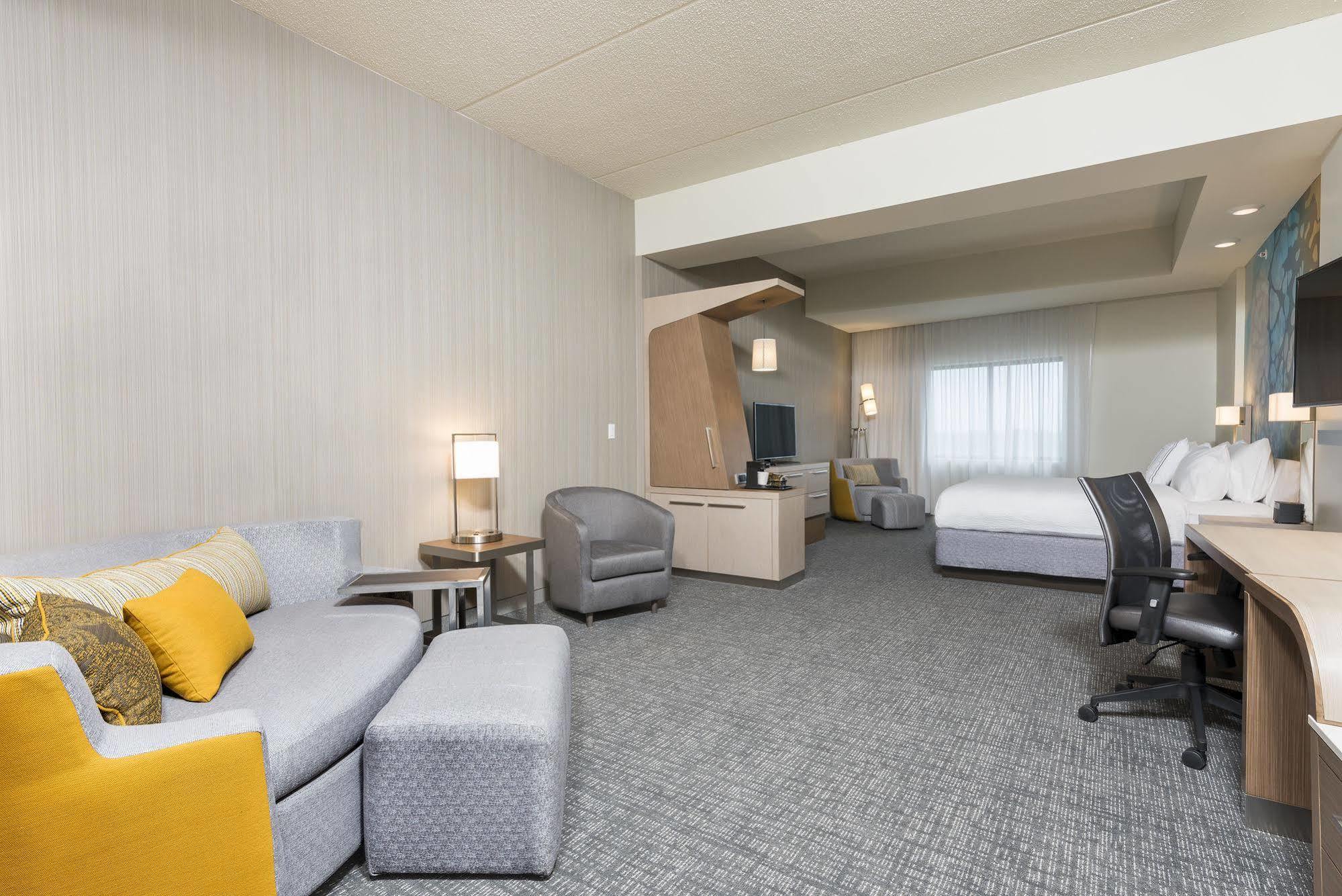 Courtyard By Marriott Mt. Pleasant At Central Michigan University Mount Pleasant Buitenkant foto