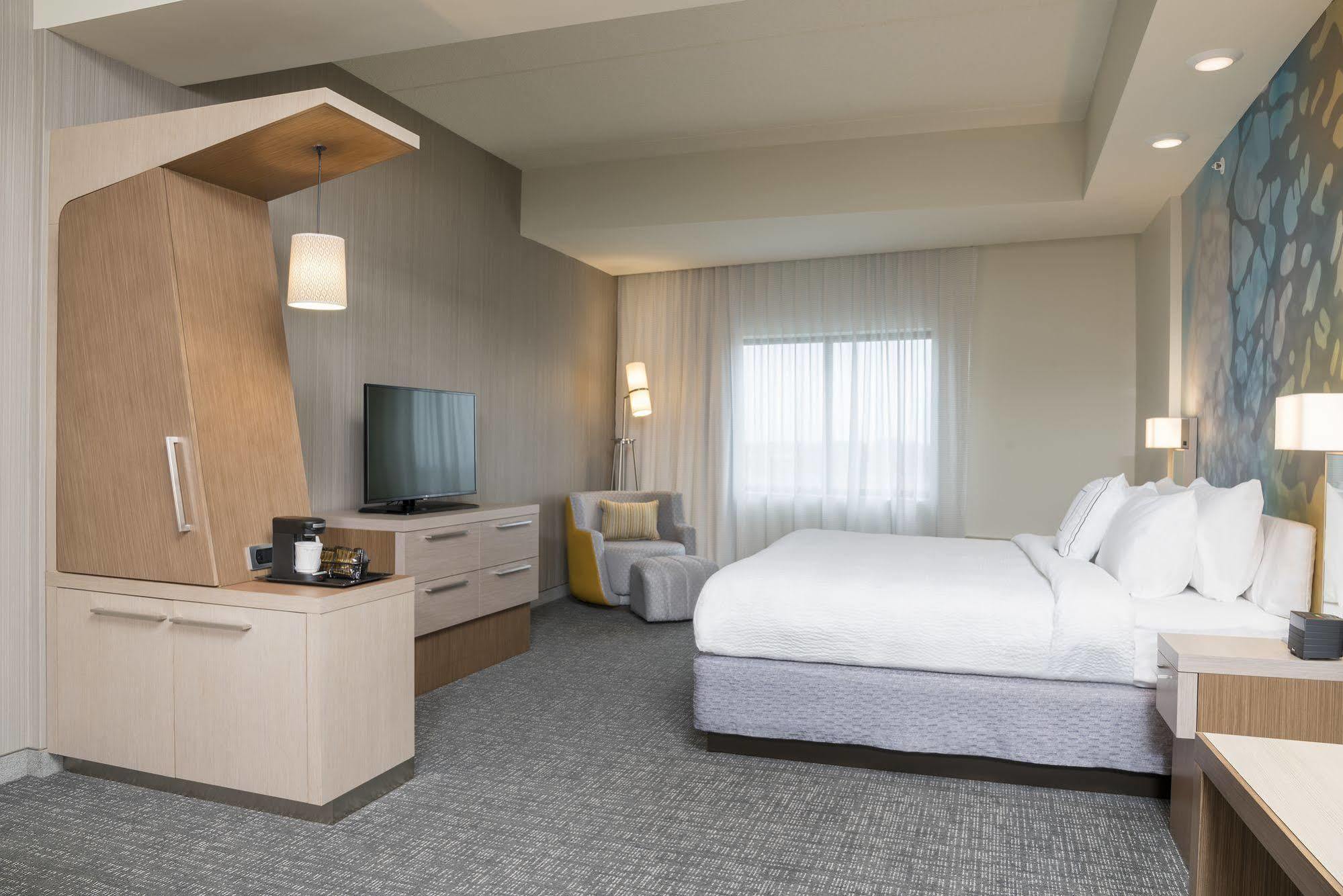 Courtyard By Marriott Mt. Pleasant At Central Michigan University Mount Pleasant Buitenkant foto